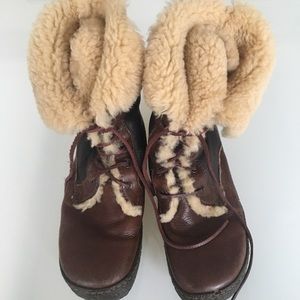 Born shearling boots